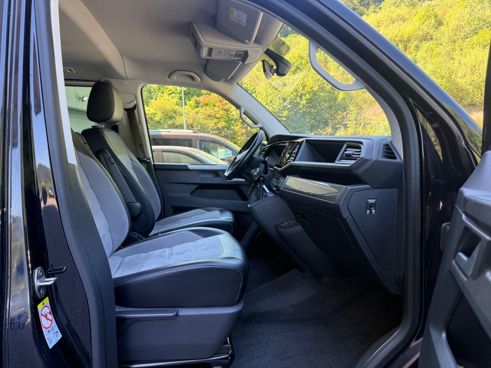Volkswagen T6.1 Multivan FWD Highline DSG LED App AHK foto 13