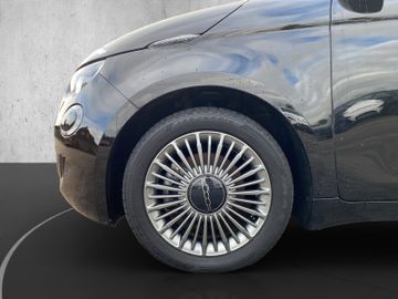 Fiat 500e 42kWh Icon MJ22 Navi*DAB*Tempomat*Carplay