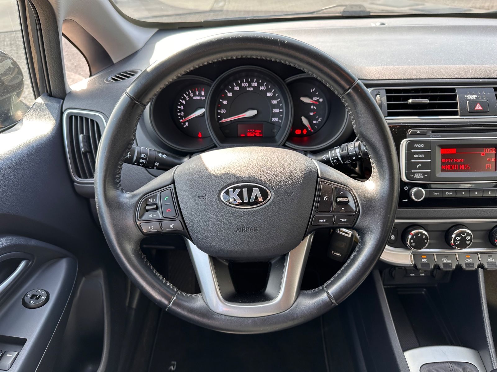 Fahrzeugabbildung Kia Rio 1.2 Sensation Klima/Allwetter/Bluetooth