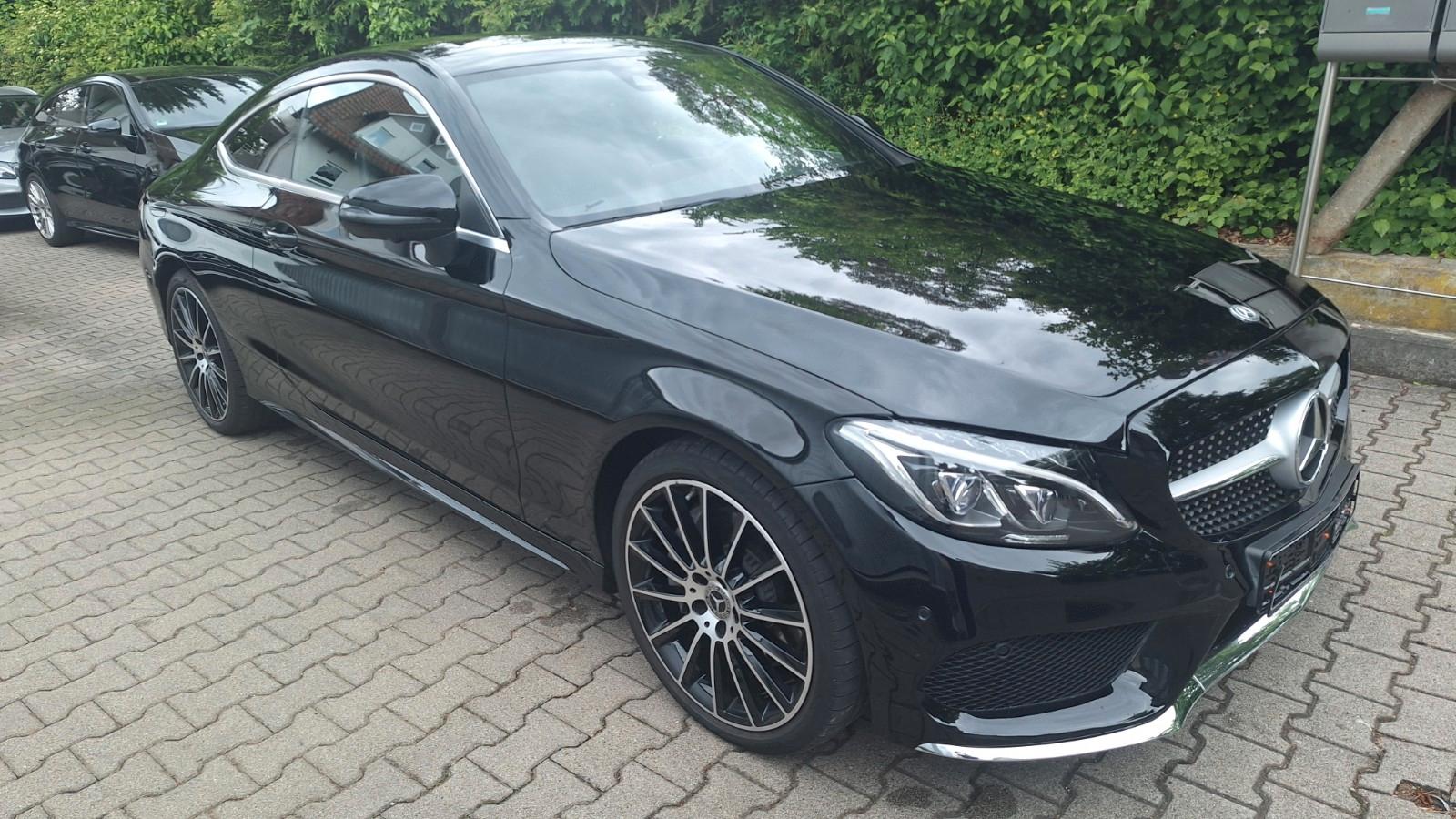 Mercedes-Benz C 400 4MATIC AMG Line Autom. Panr-Sch 360 G Kam.