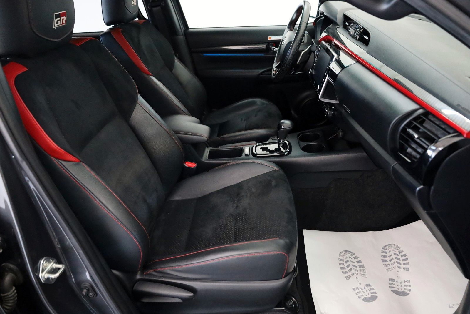 Fahrzeugabbildung Toyota Hilux 2.8 D-4D GR Sport,Alcantara,ACC,Rollo, AHK