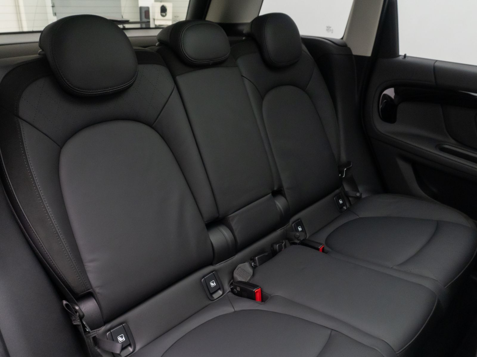Fahrzeugabbildung MINI Countryman SE (Cooper) ALL4 HUD Kamera H/K Voll