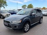 Mitsubishi Outlander Invite 4WD 2.2 Di-D Aut Xen 1.Hand 7Si - Mitsubishi Outlander mit Diesel-Antrieb: Allradantrieb, Geländewagen, Automatik, 2.2