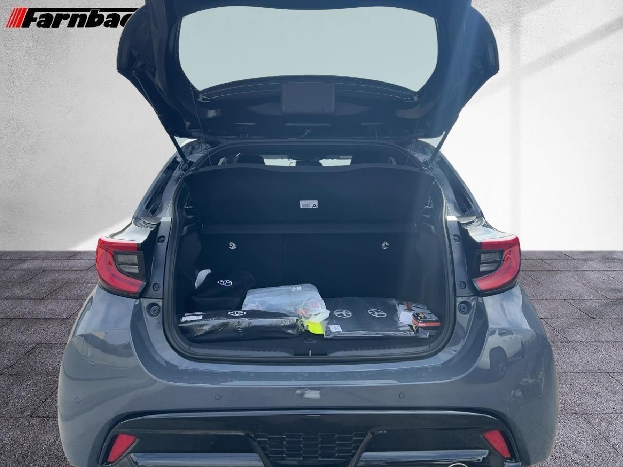 Fahrzeugabbildung Toyota Yaris Hybrid GR Sport Infotainment + Safetypake