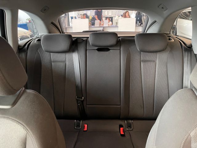 Audi A4 Avant 2.0 TDI Aut. *NAVI*SHZ*PDC*BI-XENON*