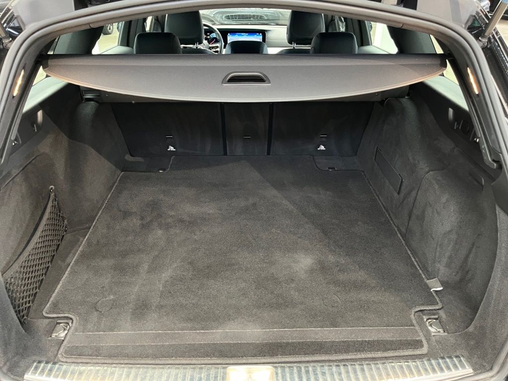 Fahrzeugabbildung Mercedes-Benz E 400 dT 4M AMG AHK Totwi. LED SHZ Sport Ambie.