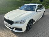 BMW 750 Baureihe  750 i xDrive Voll !M-Sport Paket!! - weiße BMW 750