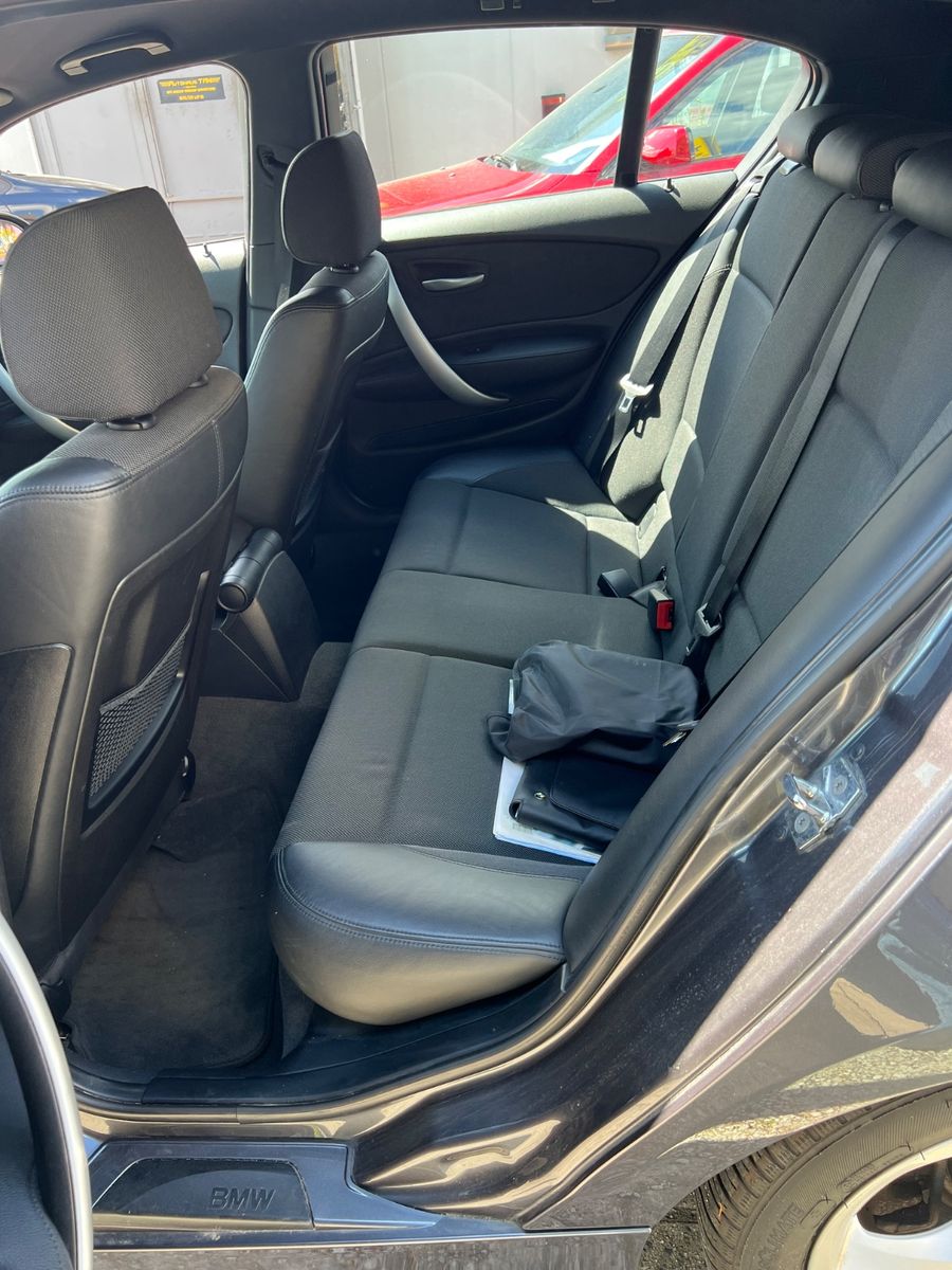 Fahrzeugabbildung BMW 120i AUTOMATIK * NAVI *KEYLESS-GO*XENON*