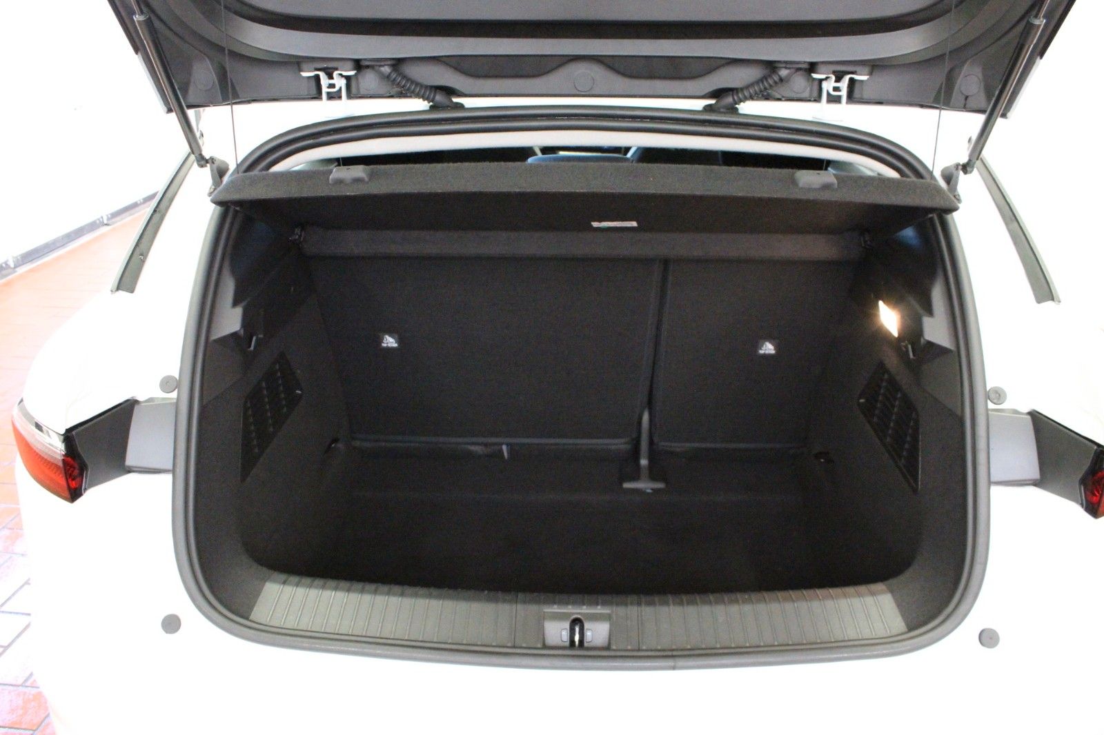 Fahrzeugabbildung Renault Megane E-Tech EV40 130hp Equilibre  Boost charge