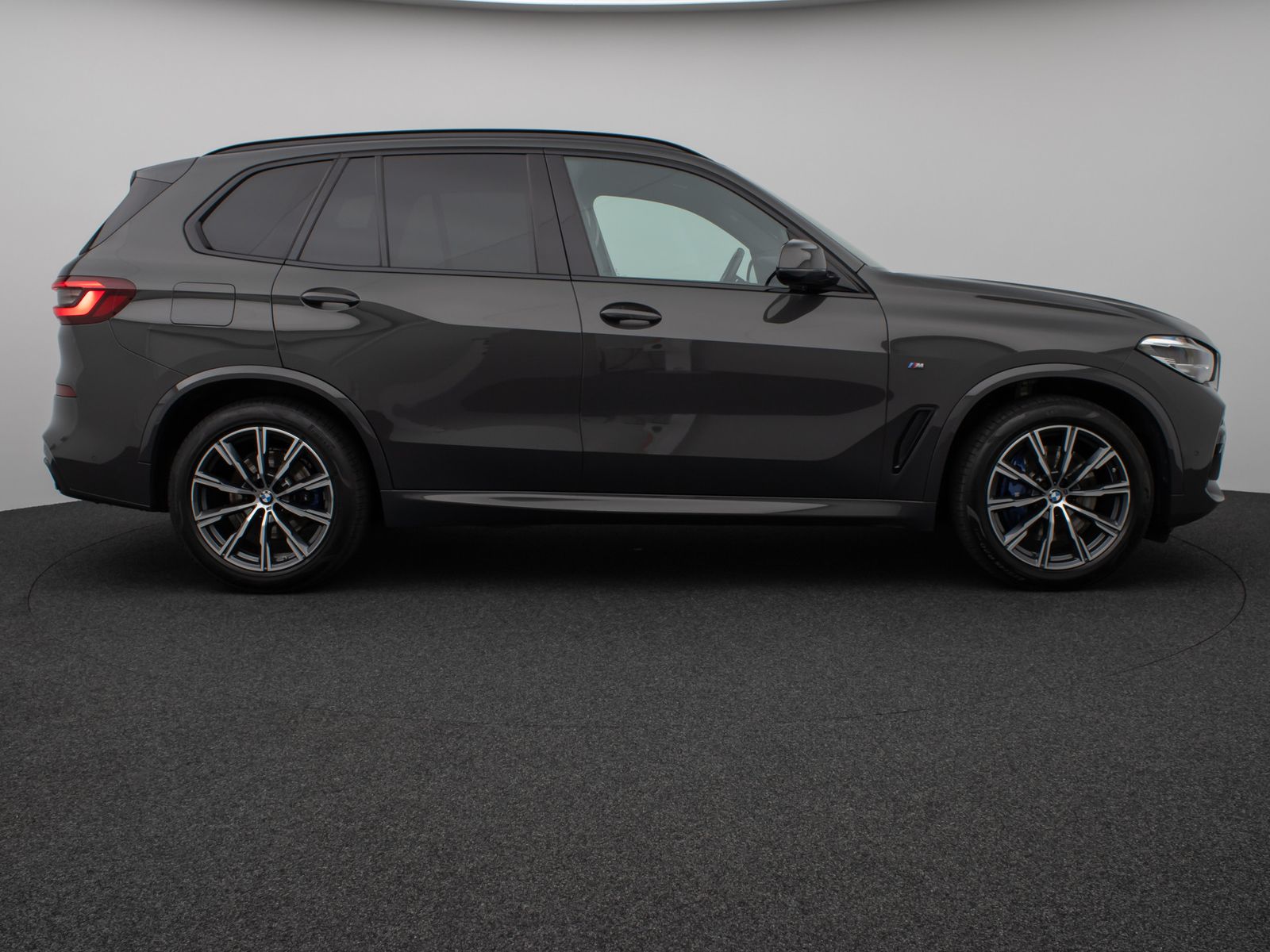 Fahrzeugabbildung BMW X5 xD30d M Sport Kamera HUD DAB HiFi Komfort 20"