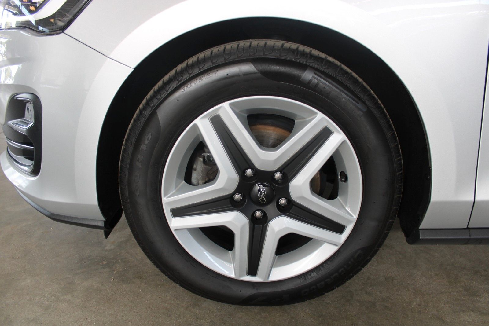 Fahrzeugabbildung Ford Focus Turnier Cool & Connect NAVI CAM WinterPak.