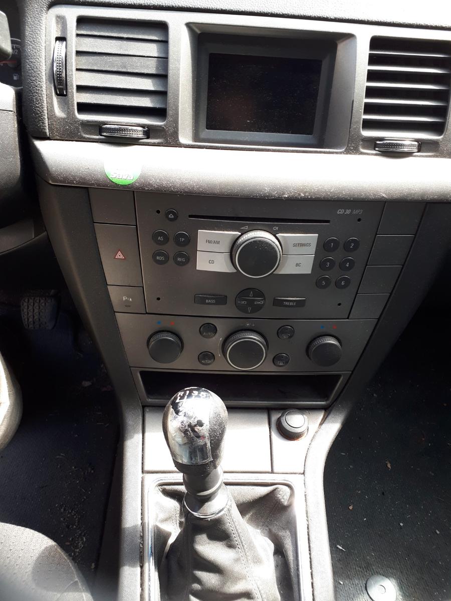Opel Vectra 2007 — interior