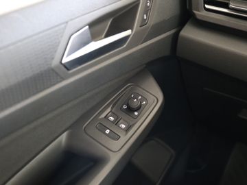 Volkswagen Caddy 2.0TDI LED STANDHZG KAMERA AHK 5J GARANTIE