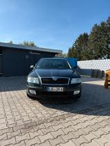 Skoda Octavia 1.9 TDI TÜV Automatik Leder ... - Skoda Octavia mit Diesel-Antrieb: Kombi, Automatik, 1.9
