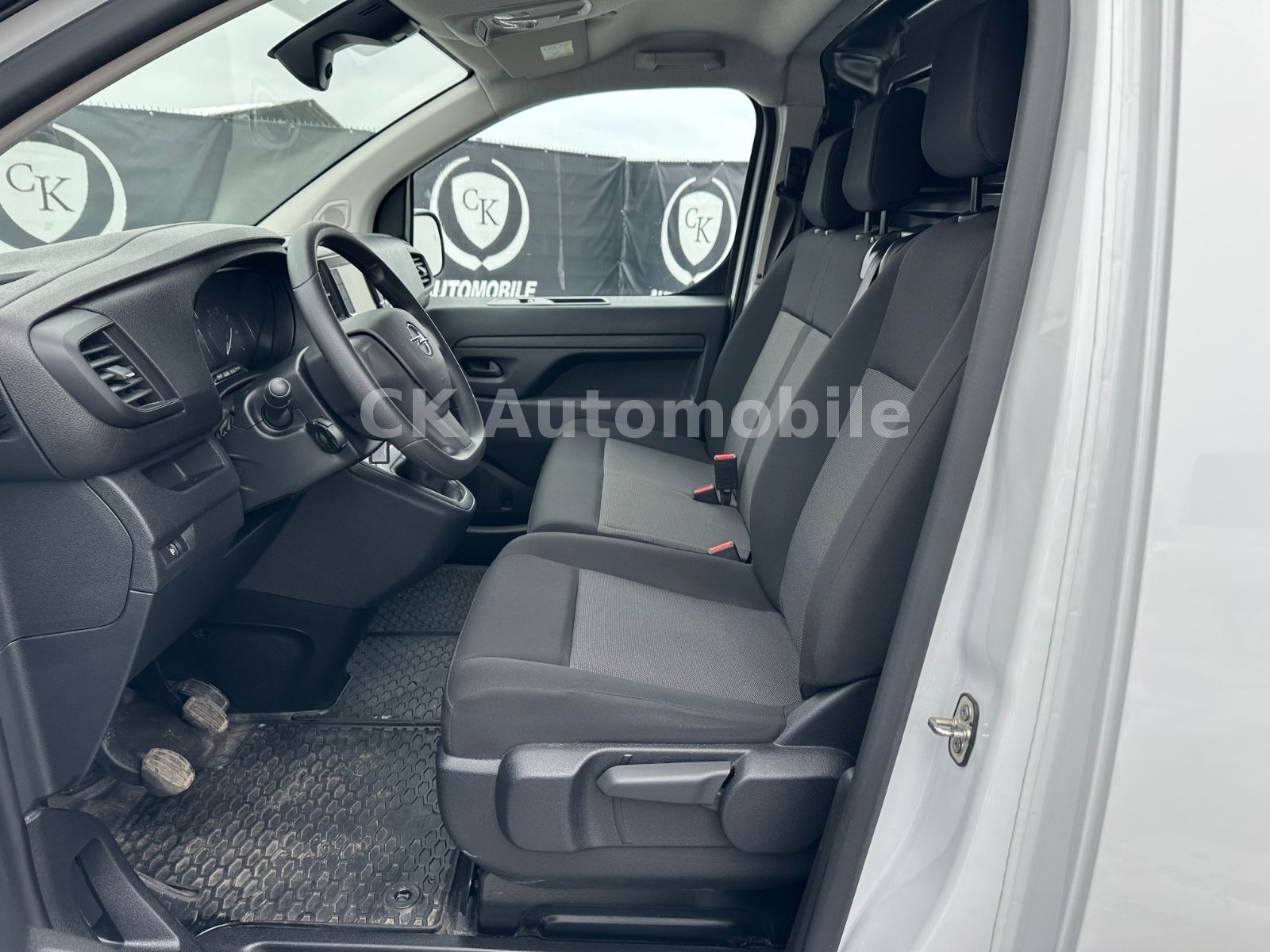 Fahrzeugabbildung Opel Vivaro Kasten 2.0 Diesel EditionL3/Klima/PDC/Kam