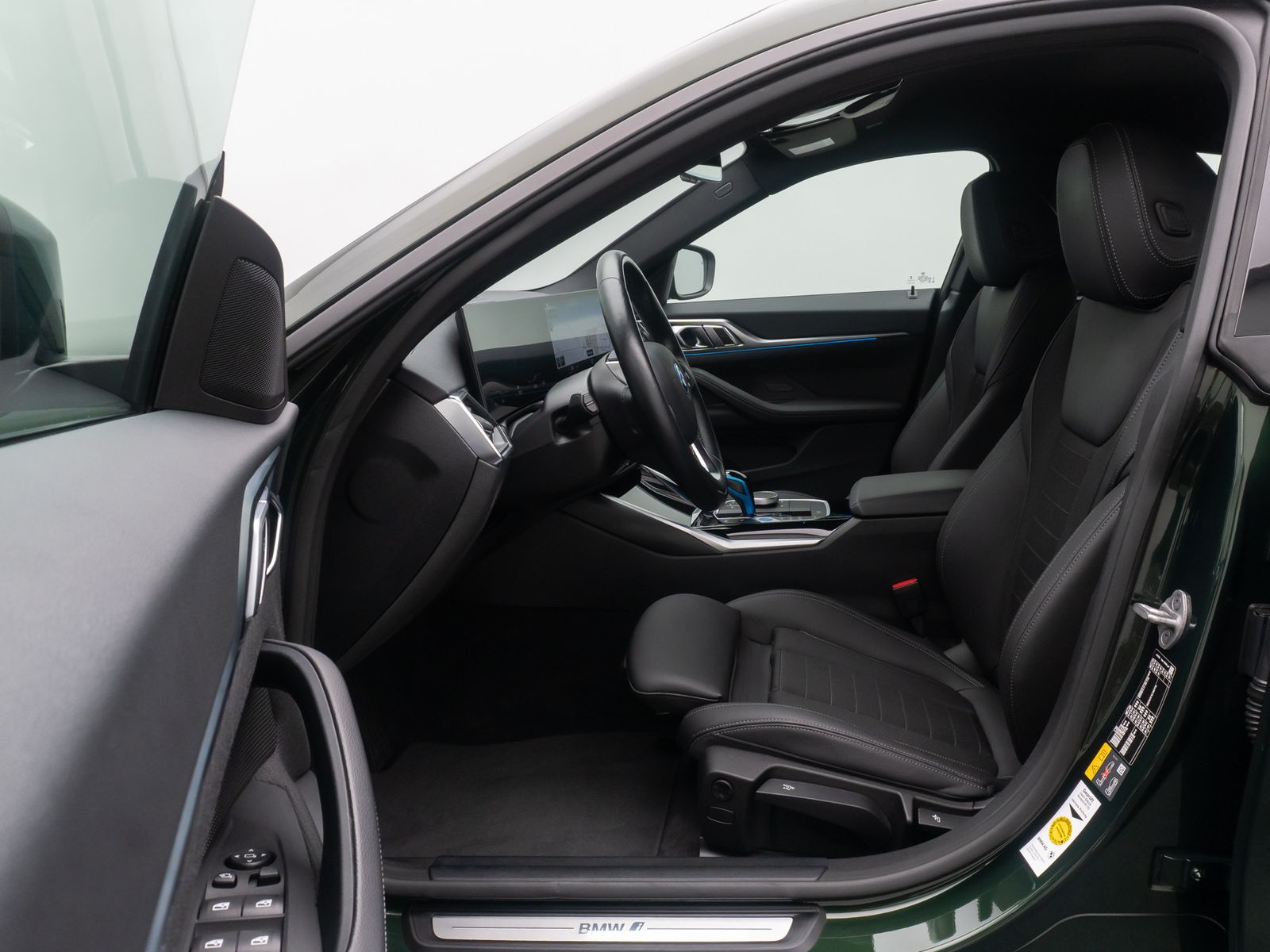 Fahrzeugabbildung BMW i4 eD40 Gran Coup&egrave; Kamera HUD DAB HiFi Komfort