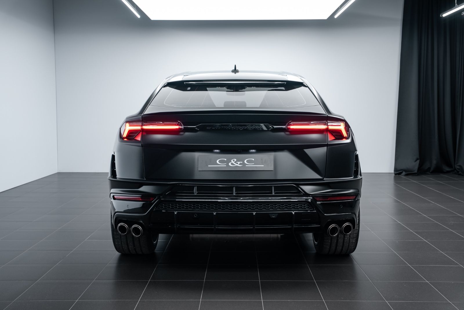 Fahrzeugabbildung Lamborghini Urus S CARBON/B&O/AKRAPOVIC/PANO/23"/STYLE