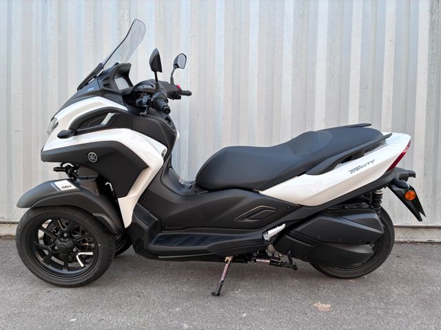 Tricity 300 Modell 2025 mit Klasse 3 / B