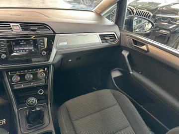 MYAUTOCENTER – Gebraucht- und Jahreswagen mit Werkstattservice in Pfaffenhofen Volkswagen Touran Comfortline BMTStart-Stopp *Pano*AHK*