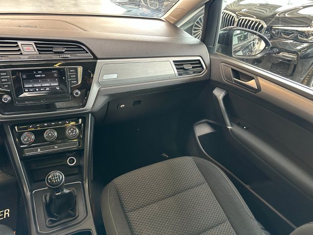 MYAUTOCENTER – Gebraucht- und Jahreswagen mit Werkstattservice in Pfaffenhofen Volkswagen Touran Comfortline BMTStart-Stopp *Pano*AHK*