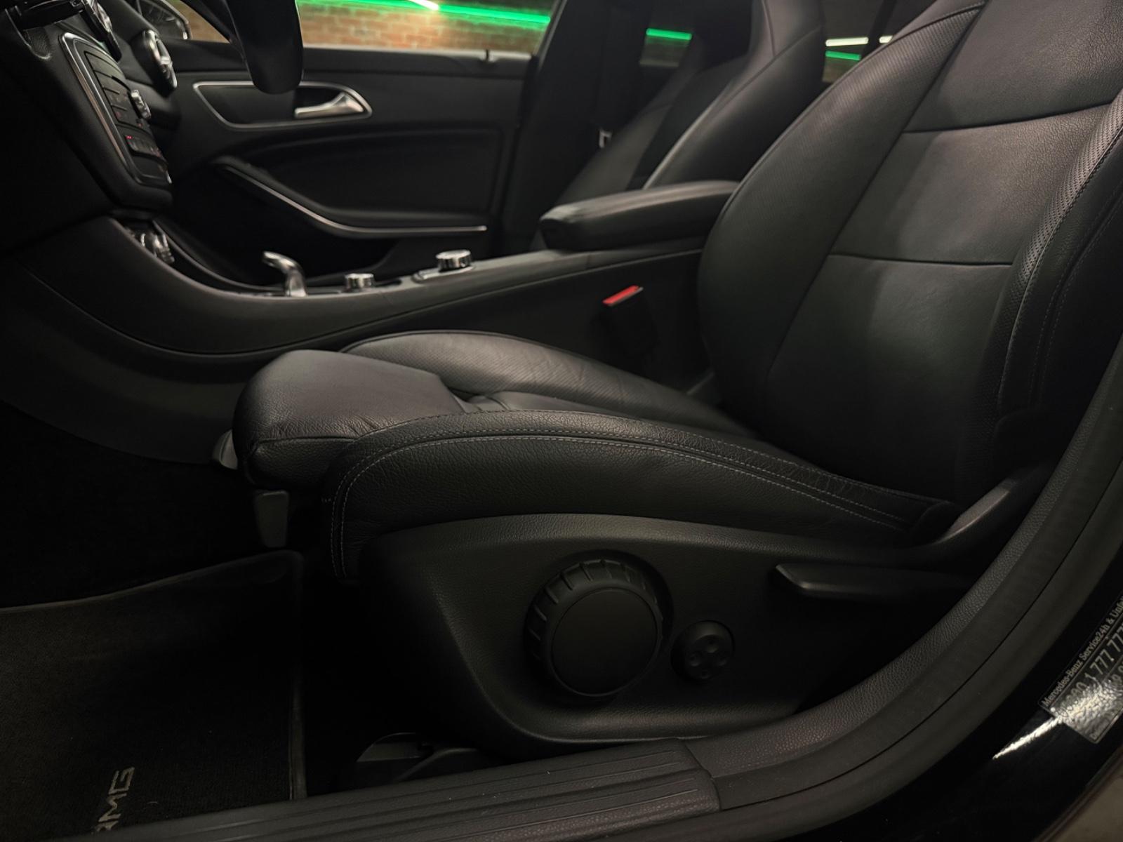 Mercedes-Benz CLA 45 AMG Shooting Brake 381 ch BVA 4Matic / Toit panoramique / Caméra de recul / Cuir / Bi-Xénon