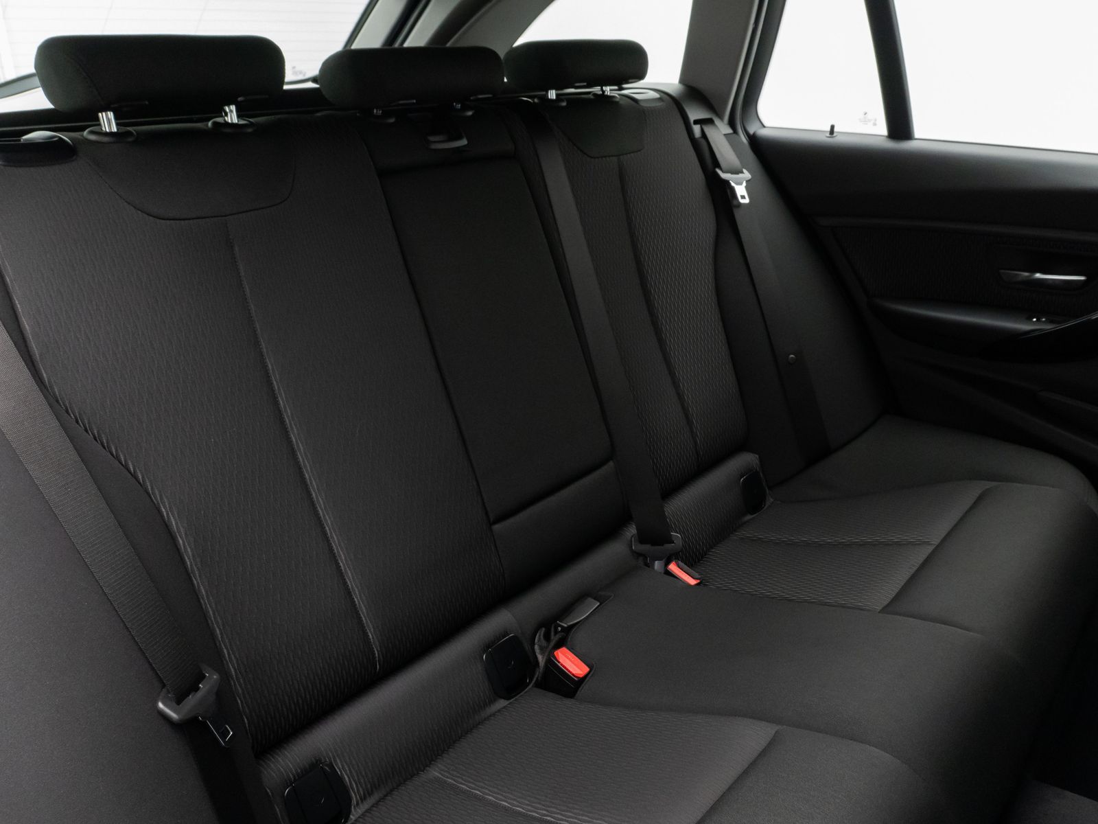 Fahrzeugabbildung BMW 320i Advantage HiFi Navi Lordos PDC LED Alarm