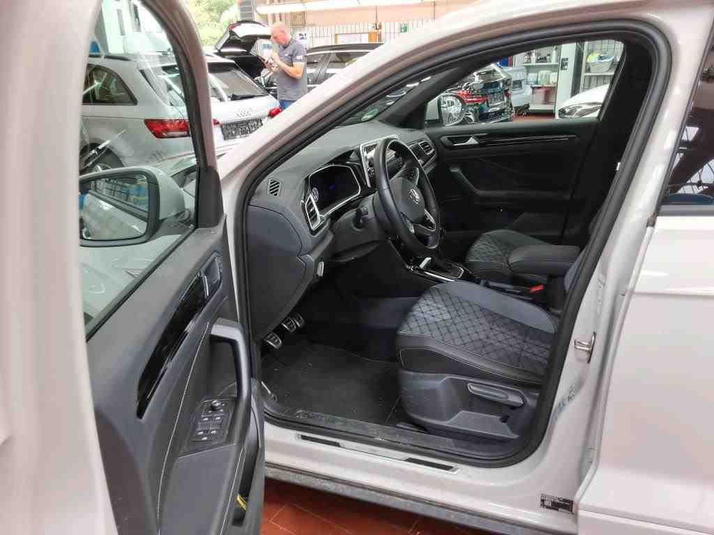 Fahrzeugabbildung Volkswagen T-Roc R-Line TSI *Navi*LED*PDC*Sitzhzg*ACC*APP*