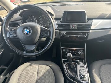 BMW 218 Active Tourer - 11