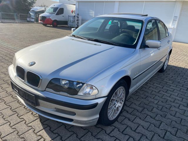 BMW 320i,Automatik,6 - Zylinder,TÜV/AU bis 10/2026