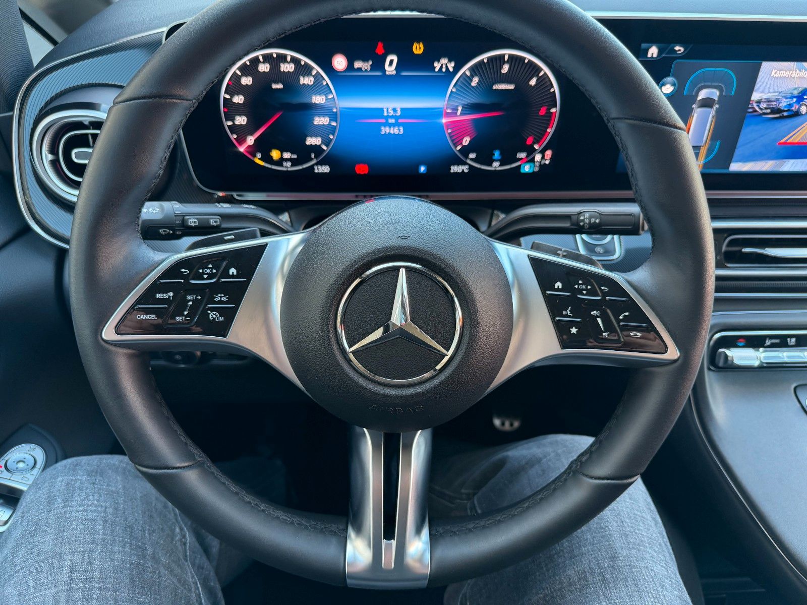 Fahrzeugabbildung Mercedes-Benz V 220 d STYLE AMG DISTRONIC AHK2,5to NIGHT Liege