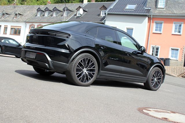 Porsche Macan 4*21"MacanDesign,AHK,ACC,Pano,Lederpaket*