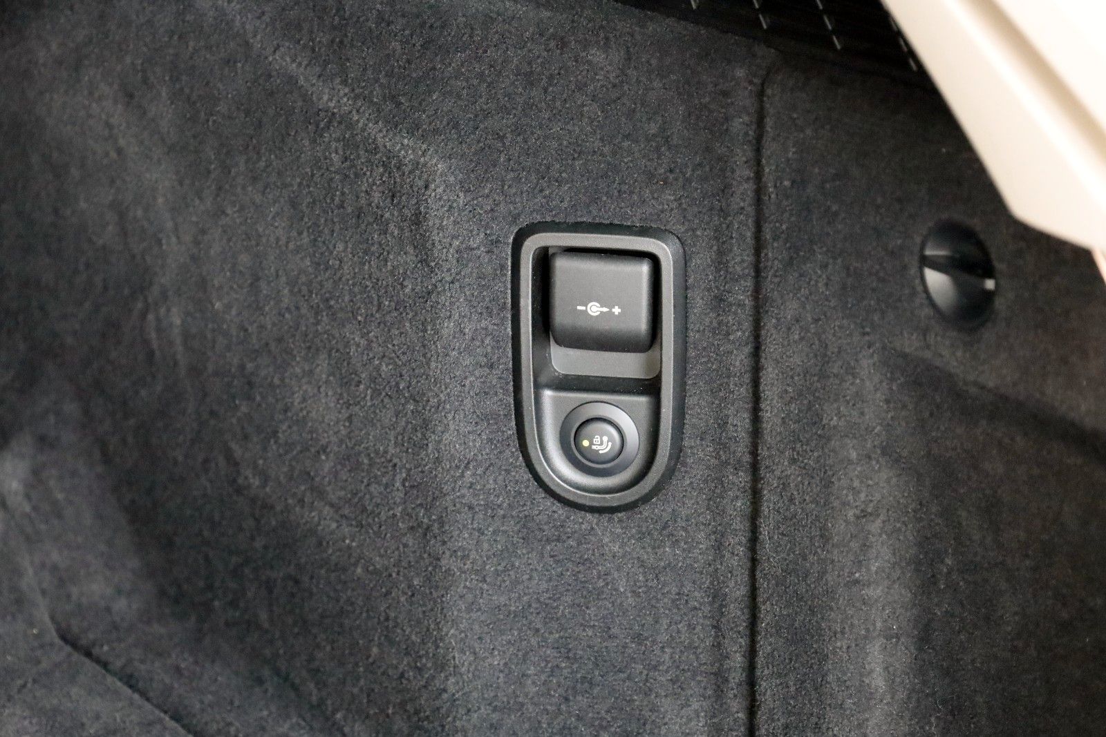 Fahrzeugabbildung BMW 530 e Touring,Leder,Navi,LED,SH,Kamera,HUD