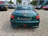 Peugeot 206 Cabriolet CC Roland Garros - Peugeot 206 mit Benzin-Antrieb: Roland Garros
