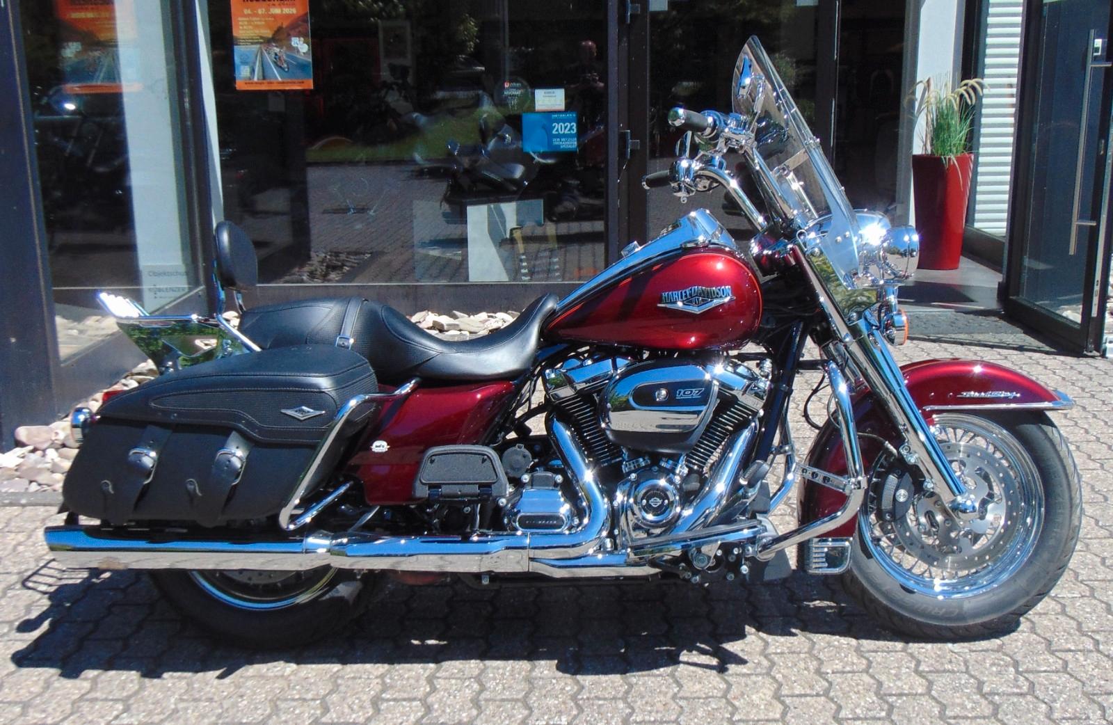 Harley-Davidson FLHRC Road King Classic