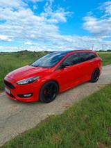 Ford Focus Tunier  ST-line  8 fach bereift - Ford Focus Tunier Gebrauchtwagen