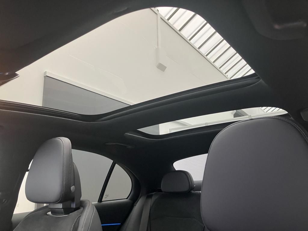 Fahrzeugabbildung Mercedes-Benz E 300 e Limousine +EDITION-AMG+AHK+20''Zoll+PANO