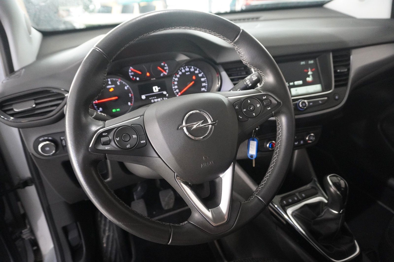 Fahrzeugabbildung Opel Crossland (X) 1.2 EDITION NAVI/LED/KAMERA/TEMP.