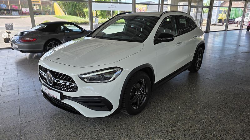 MERCEDES-BENZ GLA 200 AMG*M-Beam*Nav*SH*Park*Kam*DIS*Spur*Tot*