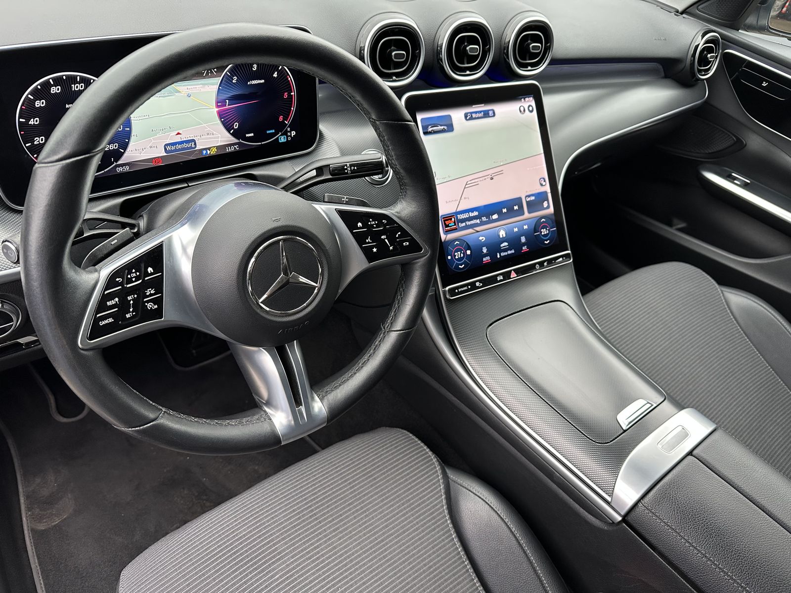 Fahrzeugabbildung Mercedes-Benz C 220d T Avantgarde NAV+LED+KAM+VCOCKPIT+CARPLAY
