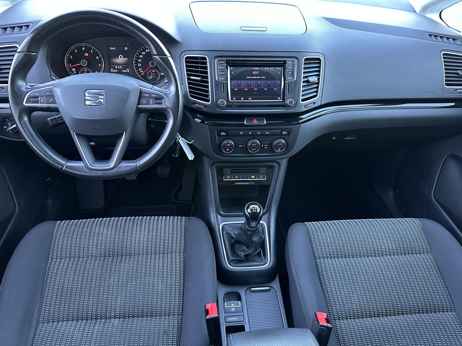 Fahrzeugabbildung SEAT Alhambra 1.4 TSI Style 7-Sitzer NAV+XEN+PANO+KAM