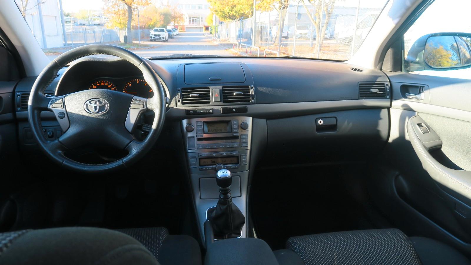 Toyota Avensis 2006 — photo 11