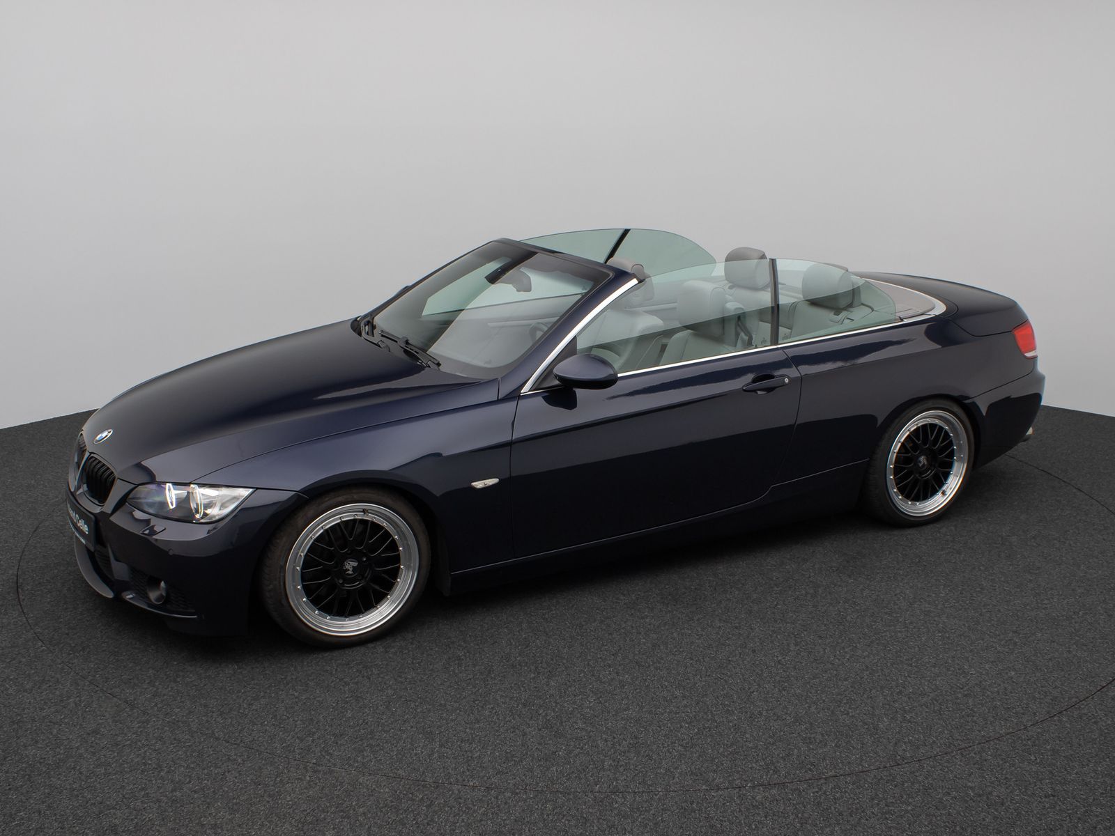 Fahrzeugabbildung BMW 320i Cabrio PDC Navi Sitzhzg Xenon 8fach Sport