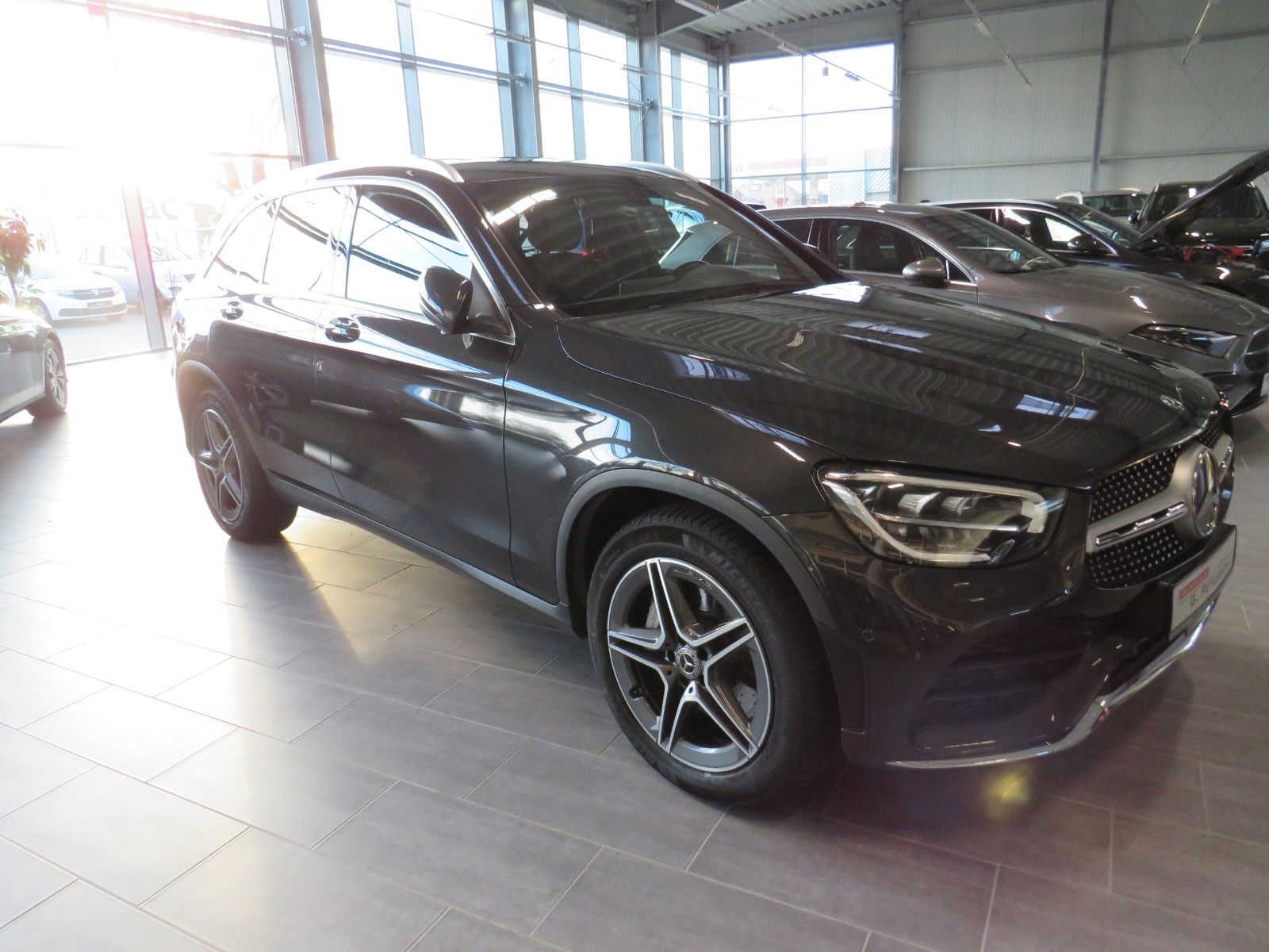 Fahrzeugabbildung Mercedes-Benz GLC 220 d 4M*AMG*AHK*Distronic*CAM*LED