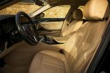 BMW 520i Touring A - - BMW 520 mit Benzin-Antrieb: Kombi