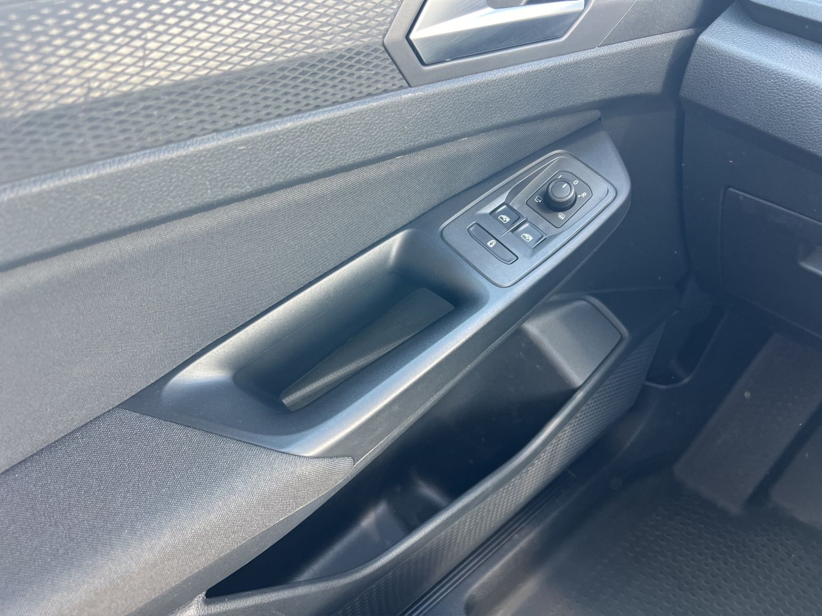 Fahrzeugabbildung Volkswagen Caddy TDI Life Maxi LED SHZ PDC DAB+ WeConnect K