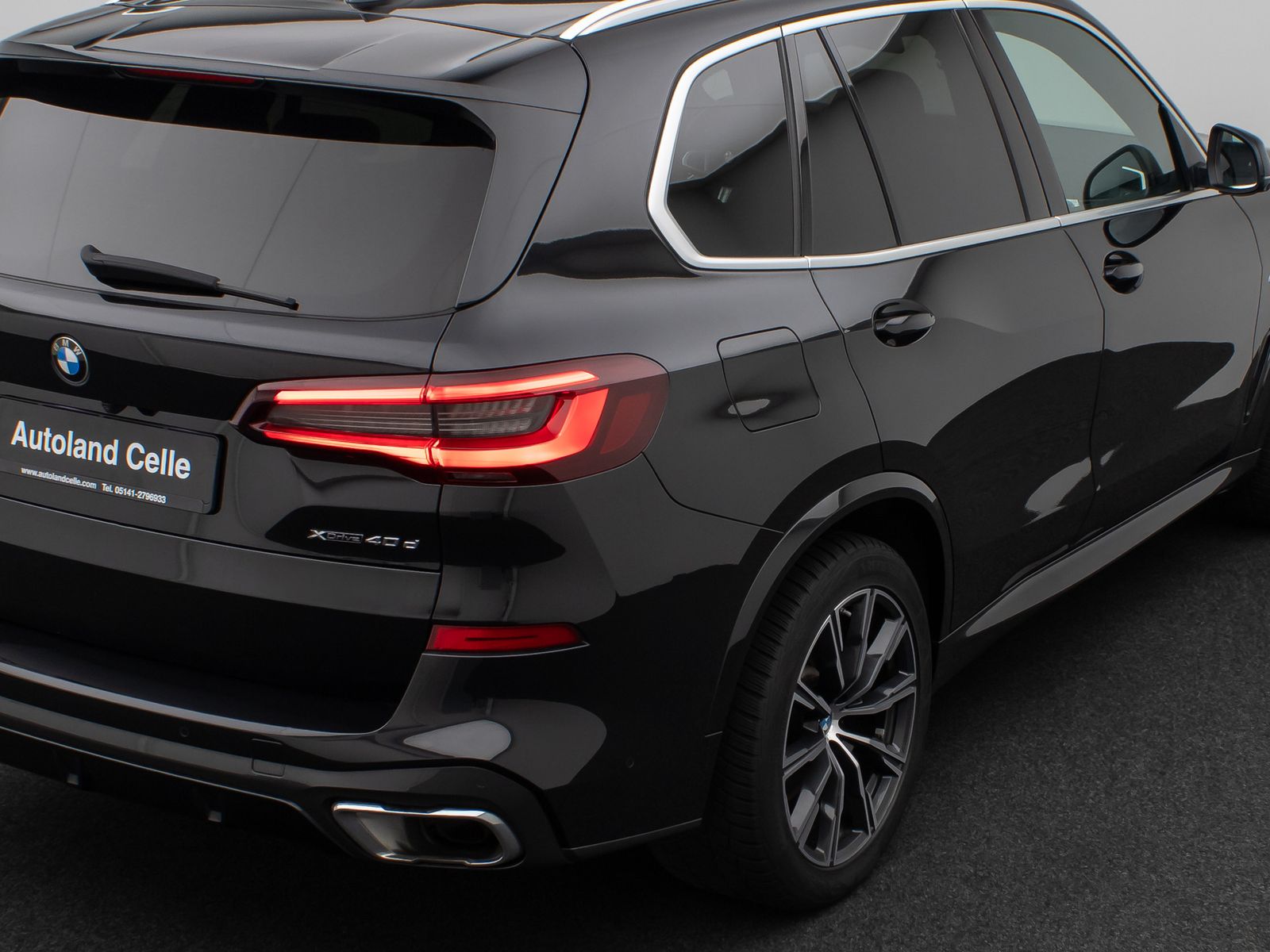 Fahrzeugabbildung BMW X5 xD40d M Sport Panorama 360° HUD DAB HiFi AHK