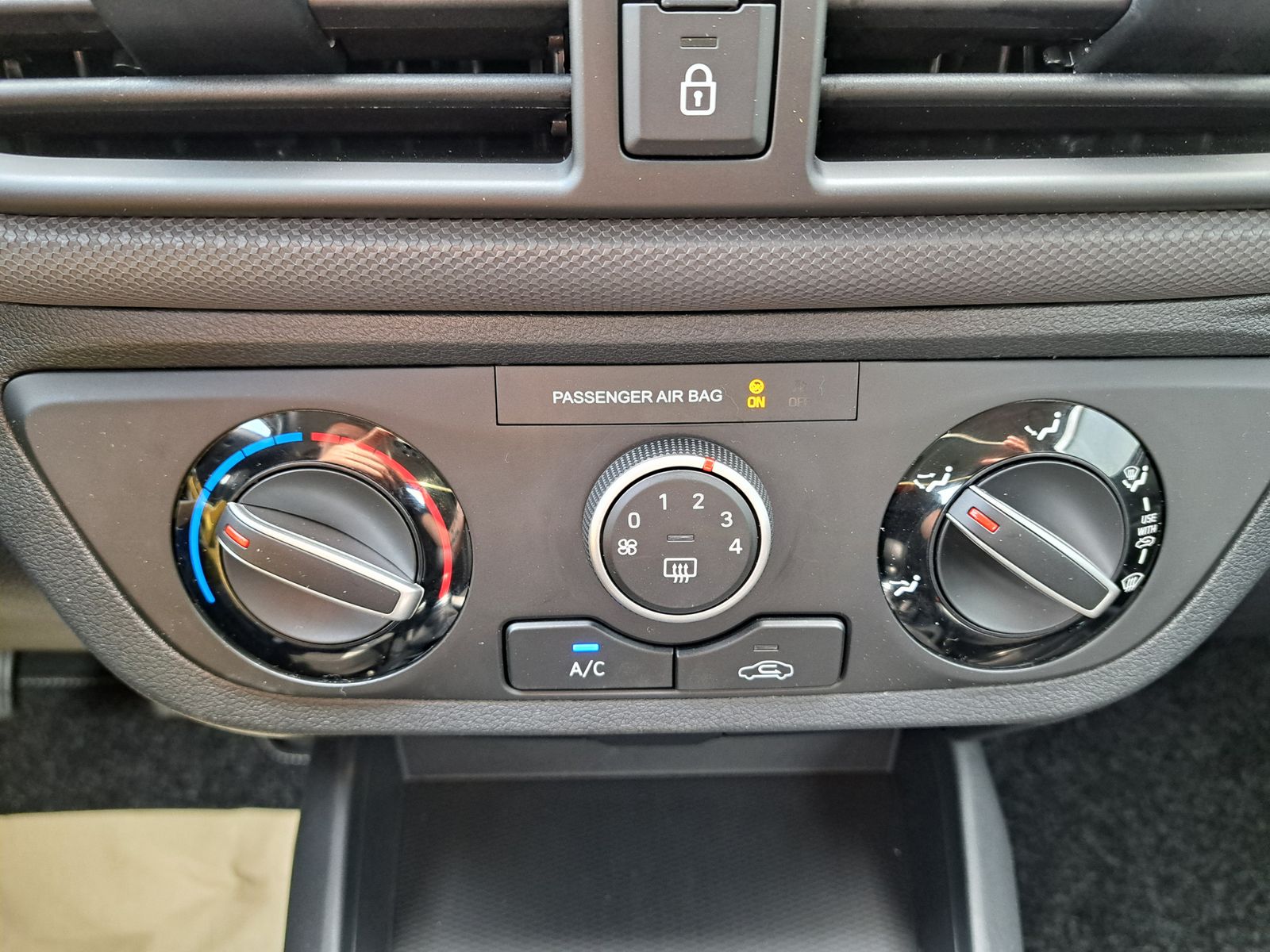 Fahrzeugabbildung Hyundai i10 1.0 MY25 ab 175 € RATE MTL. OHNE ANZAHLUNG*