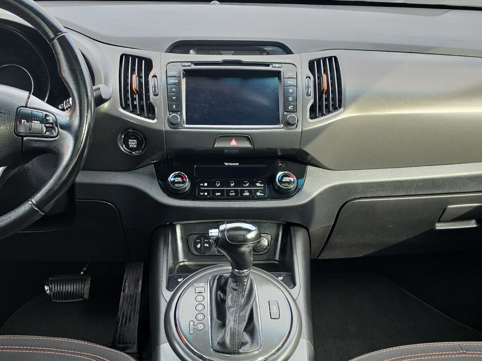 Fahrzeugabbildung Kia Sportage  ALLRAD 4X4 AUTOMAT/PANORAMA/NAVI/XENON