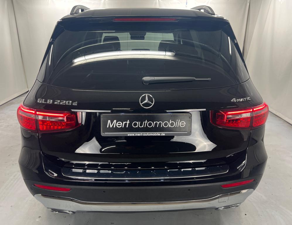 Mercedes-Benz GLB 220