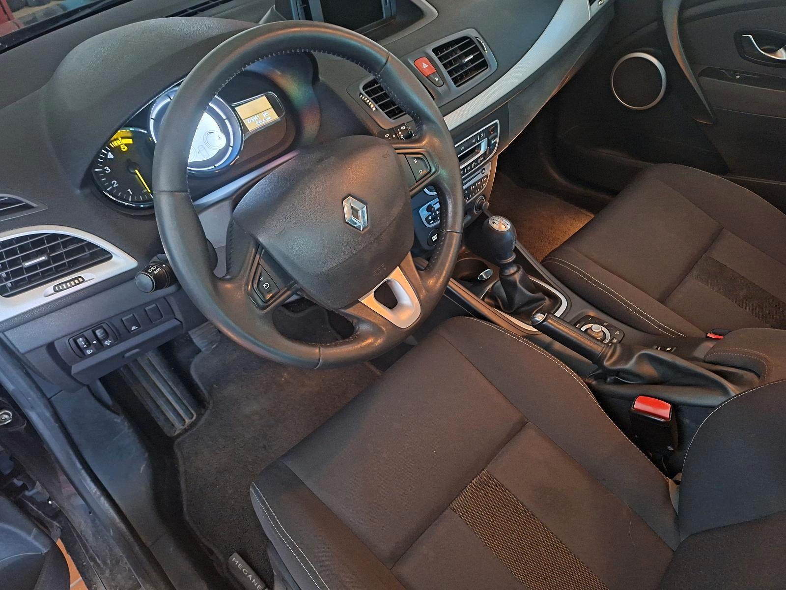 Renault Megane 2011 — photo 8
